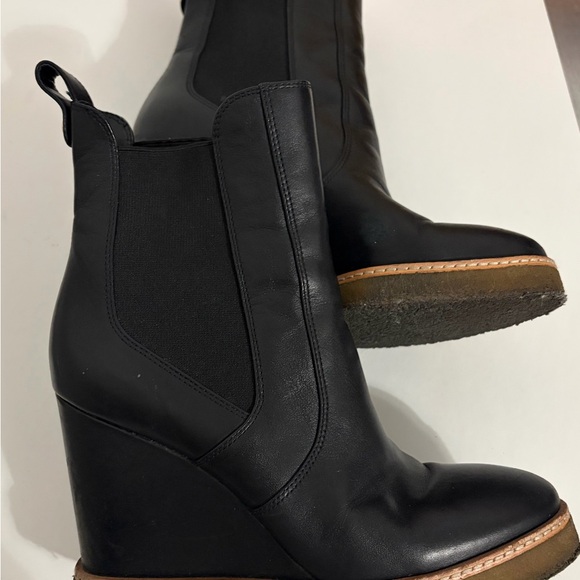 Veronica Beard Aari
Wedge Bootie - Picture 2 of 6